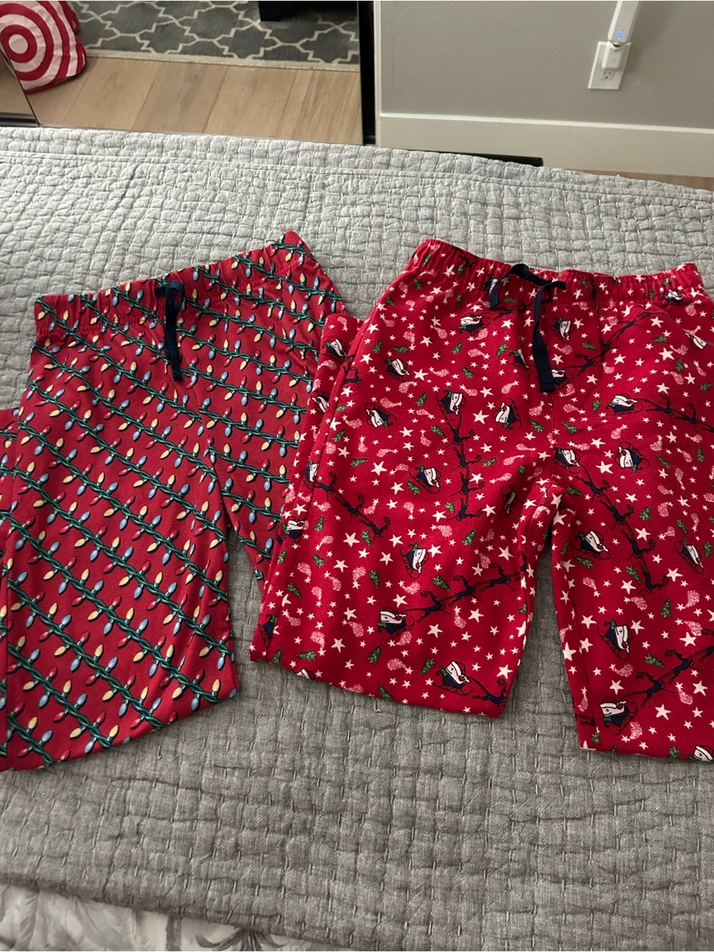 Boys’ Vineyard Vines Christmas Pajama pants set in size small